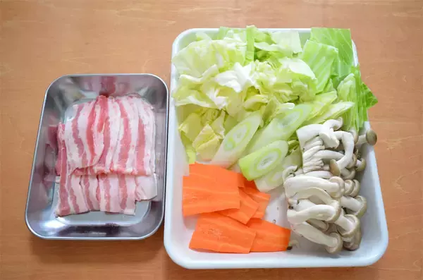 「【鍋なのにもやしが主役】ダイショー「野菜をいっぱい食べる鍋」2種食べ比べ！安くてウマいはやっぱ正義♪」の画像