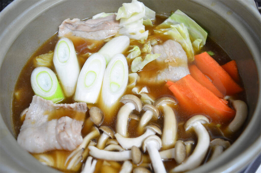 【鍋なのにもやしが主役】ダイショー「野菜をいっぱい食べる鍋」2種食べ比べ！安くてウマいはやっぱ正義♪