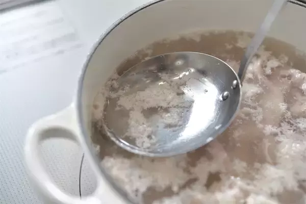 「【農家直伝】野菜が一切入らない!?「きのこ豚汁」作ってみた！なめこ・えのき・しめじのトリプル旨味炸裂♡」の画像