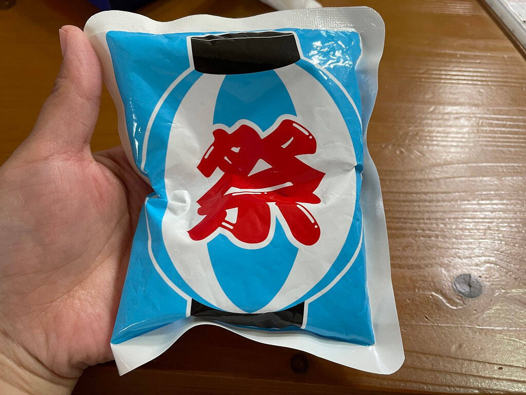 【ダイソーで熱中症対策】叩くとジワジワひ～んやり！猛暑の中「瞬間冷却パック」の実力を検証してみた♪