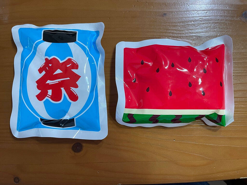 【ダイソーで熱中症対策】叩くとジワジワひ～んやり！猛暑の中「瞬間冷却パック」の実力を検証してみた♪