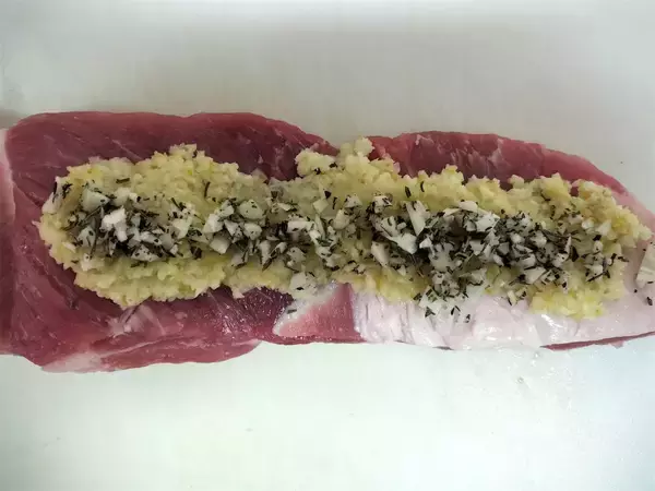 「【志麻さんのおしゃレシピ】豚の塊肉でレモンとハーブ香る「ポルケッタ」作ろう！クリスマスにも♪」の画像