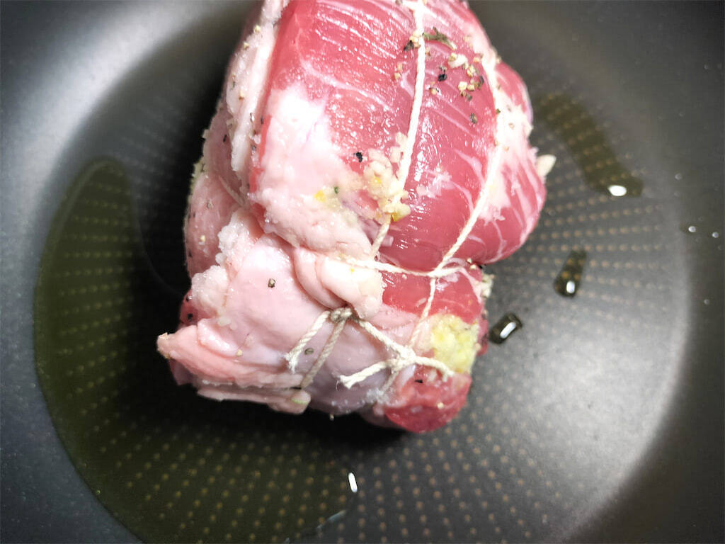 【志麻さんのおしゃレシピ】豚の塊肉でレモンとハーブ香る「ポルケッタ」作ろう！クリスマスにも♪