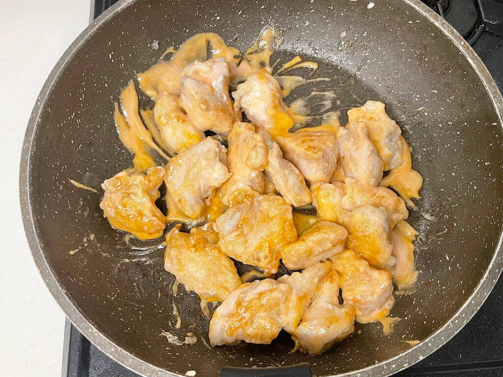 【リュウジレシピ】海老の代わりに…え、鶏むね肉で⁉プリップリ食感な「鶏マヨ」に挑戦♪1人前100円ほど