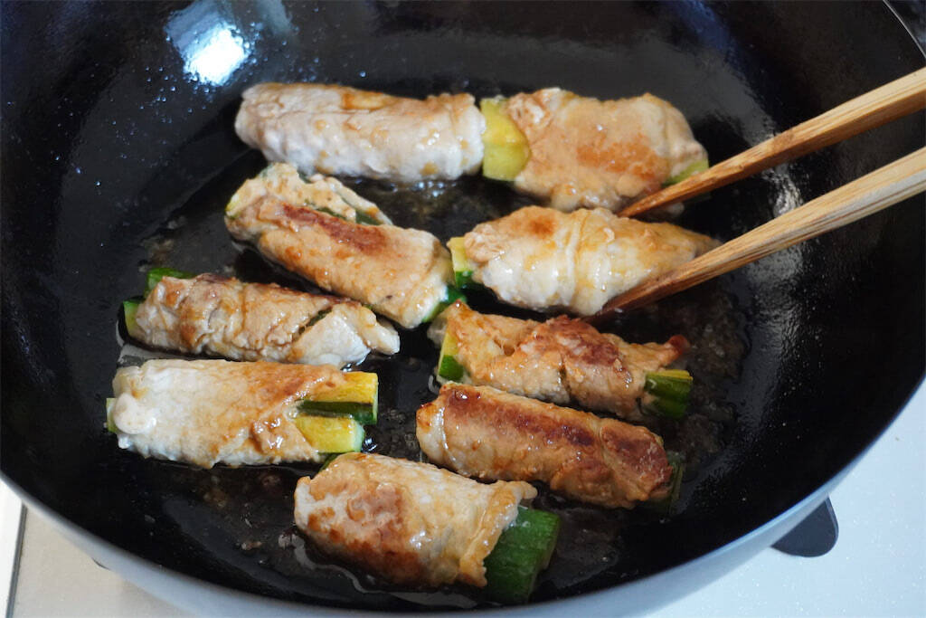 【きゅうりを肉巻きにすると絶品♪】豚肉の旨味としょうゆ麹の風味に包まれた「シン・肉巻き」に挑戦してみた！