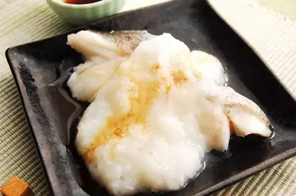 「【レンチン5分の魚料理】胃腸が重い日に嬉しい「白身魚の長芋蒸し」作ってみた！長芋とろふわ〜で料亭の味」の画像