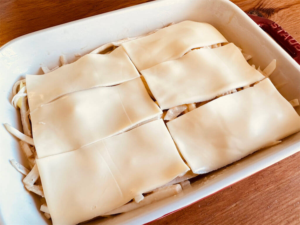 里芋を“細切り”にしてみたら…食感激変でシャキッ！みそ×チーズの「オーブン焼き」はコク旨～♪【農家直伝】