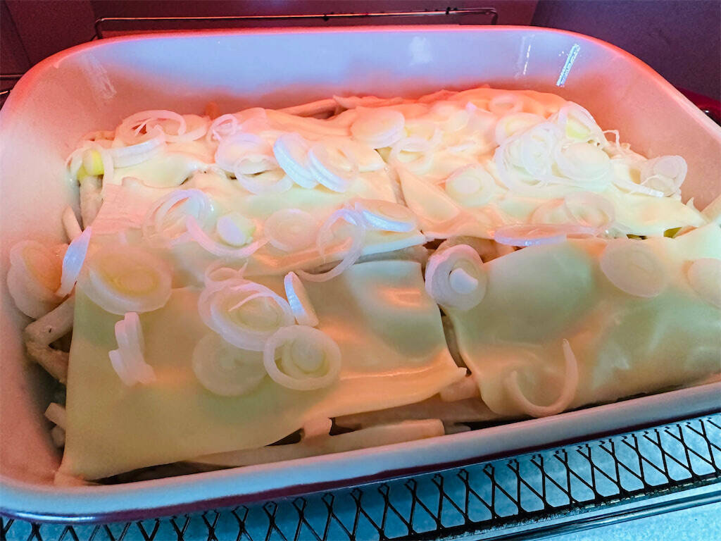 里芋を“細切り”にしてみたら…食感激変でシャキッ！みそ×チーズの「オーブン焼き」はコク旨～♪【農家直伝】