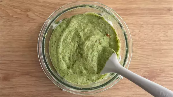 「野菜嫌いもパクパク食べる♪「小松菜の米粉パウンドケーキ」きな粉＆くるみで青臭さゼロ！【元パティシエ直伝】」の画像