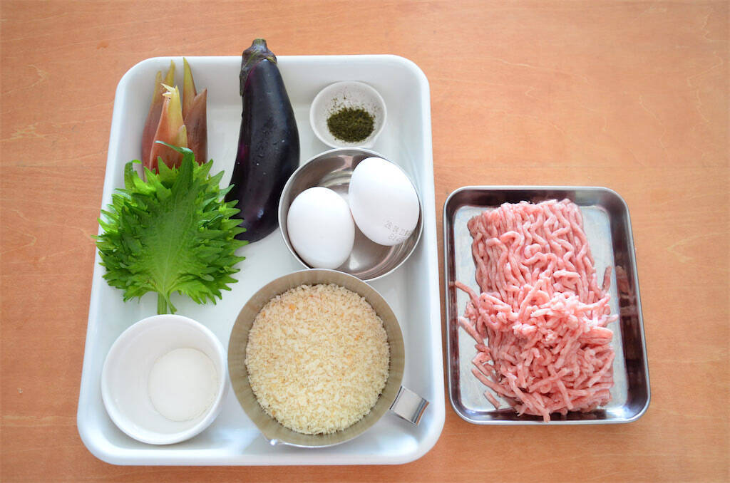 【たこ焼きと思いきや…衝撃】なす×みょうがの「お団子フライ」が旨すぎた！外サクッ、中むきゅっの新食感♪