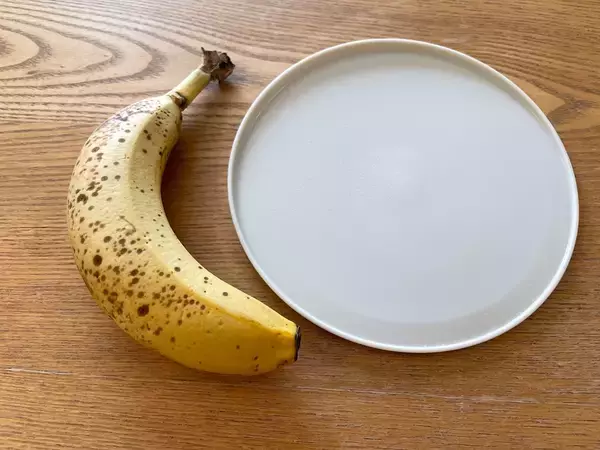 「まな板なのにテーブルに出せる!?セリアの「お皿みたいなまな板」がズボラの神アイテムだった！」の画像