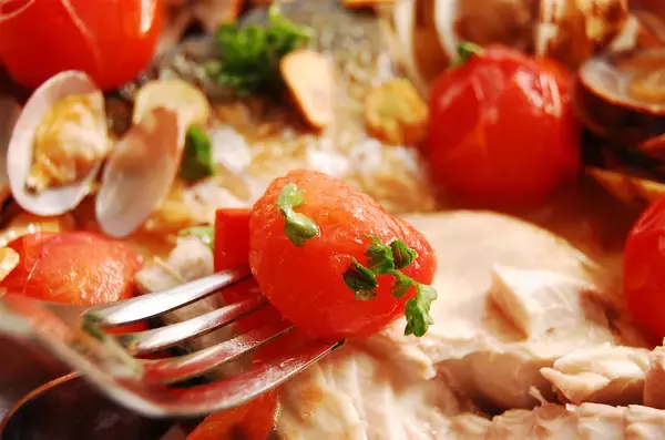 「【白ワインが調味料】塩すら不要！簡単10分「アサリとサバのワイン蒸し」作ってみた！素材の旨味の洪水や～♡」の画像