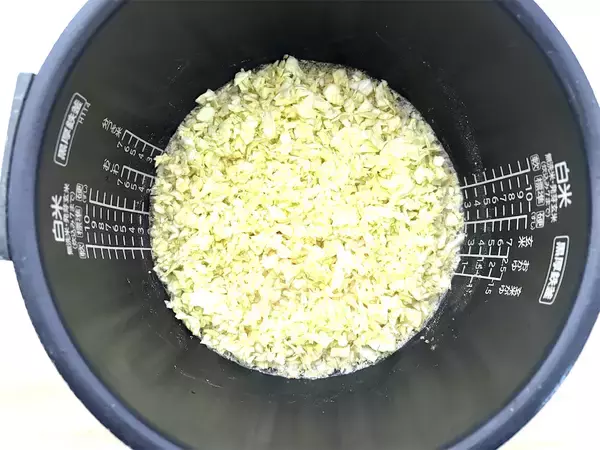 「【胃腸整えメシ】春の不調対策はこれ一択！「玉ねぎキャベツごはん」作ってみた！優しい甘味で疲労回復♡」の画像