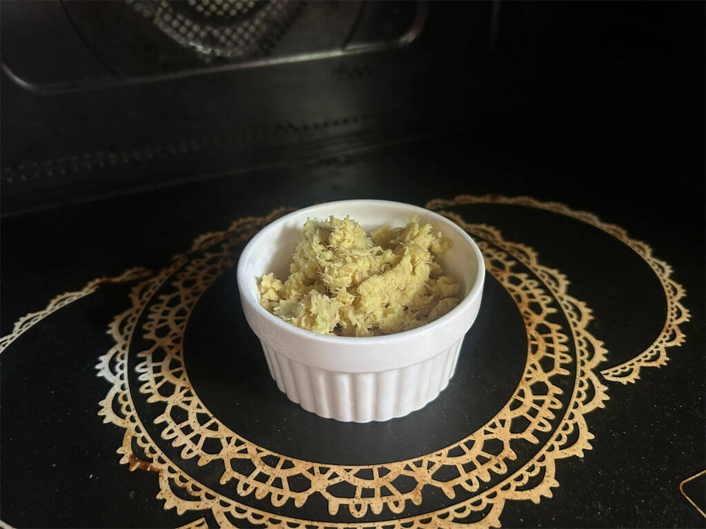 【業スー商品完コピ】万能調味料「姜葱醬」作ってみた！炒飯、炒め物以外にもフル稼働【材料4つ＆レンチン2分】