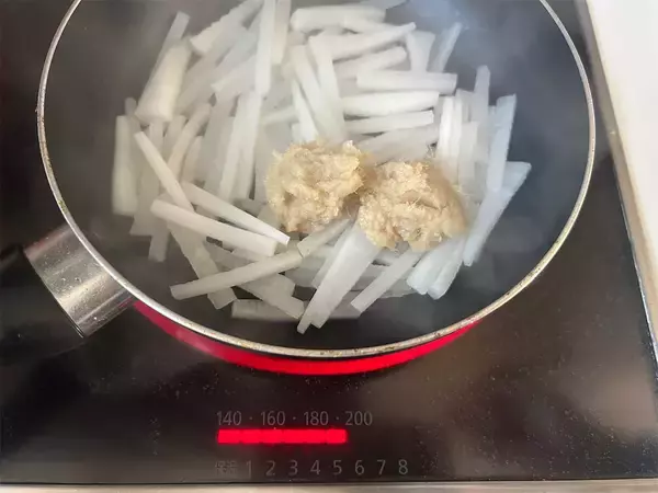 「【業スー商品完コピ】万能調味料「姜葱醬」作ってみた！炒飯、炒め物以外にもフル稼働【材料4つ＆レンチン2分】」の画像