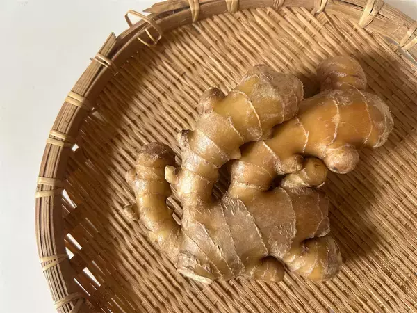 「【業スー商品完コピ】万能調味料「姜葱醬」作ってみた！炒飯、炒め物以外にもフル稼働【材料4つ＆レンチン2分】」の画像