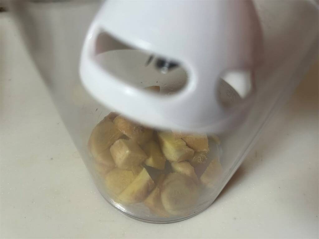 【業スー商品完コピ】万能調味料「姜葱醬」作ってみた！炒飯、炒め物以外にもフル稼働【材料4つ＆レンチン2分】