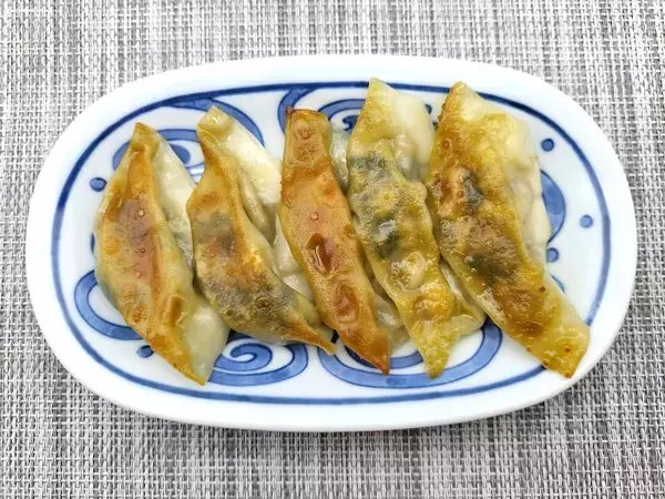 「【笠原将弘が“餃子の達人”に教わった】ありそでなかった「牡蠣餃子」作ってみた！磯の香りと旨味の洪水！」の画像