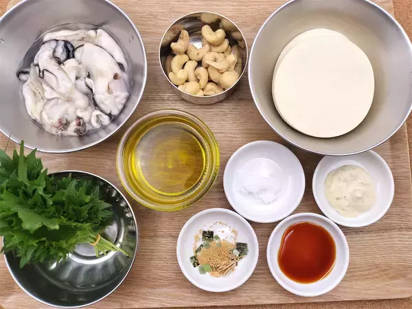 「【笠原将弘が“餃子の達人”に教わった】ありそでなかった「牡蠣餃子」作ってみた！磯の香りと旨味の洪水！」の画像