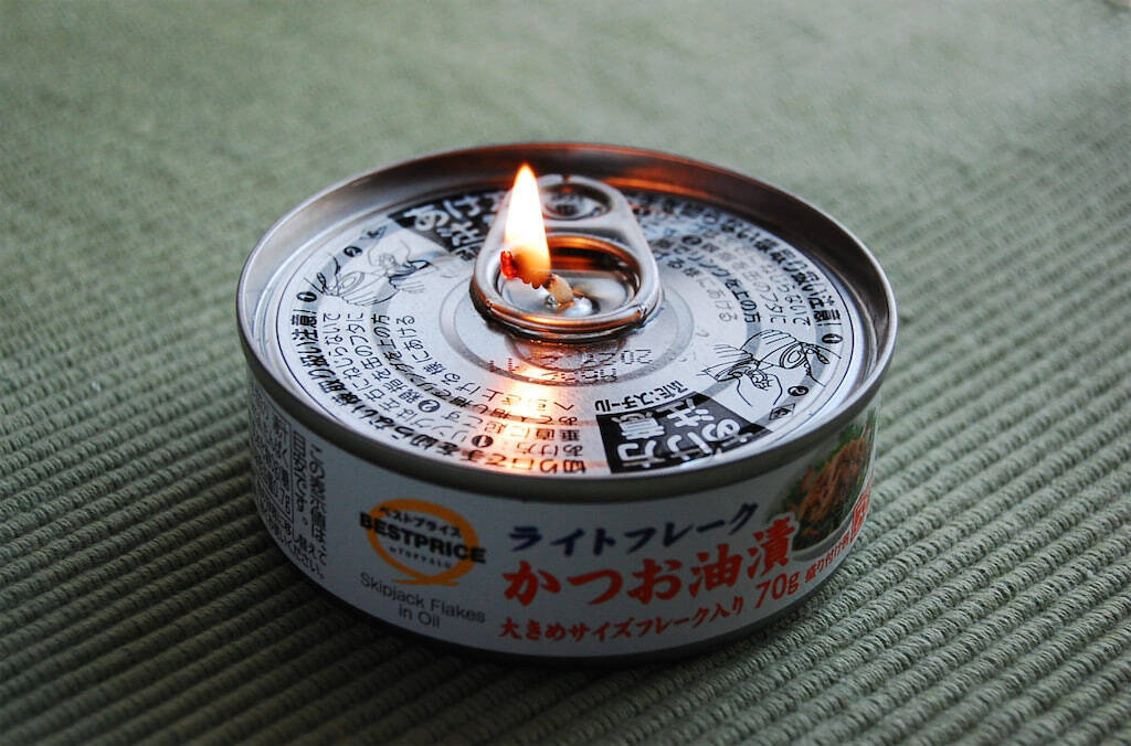 【まさかのツナ缶で災害対策】衝撃画像！「ツナの油でランプ」灯してみた！2時間は持つって本当なの!?