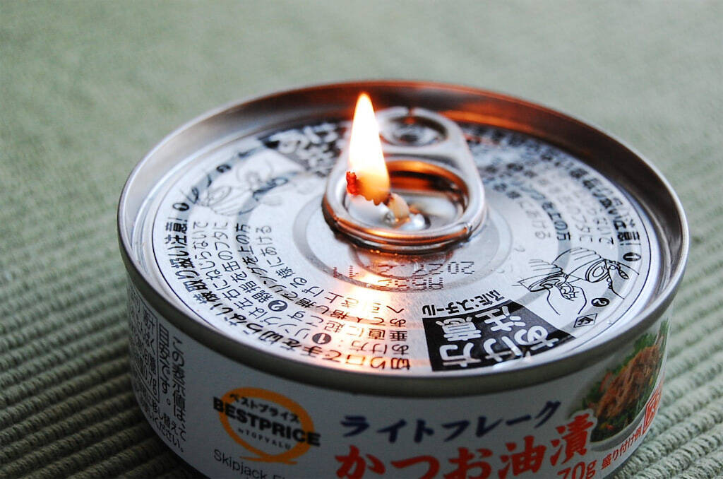 【まさかのツナ缶で災害対策】衝撃画像！「ツナの油でランプ」灯してみた！2時間は持つって本当なの!?