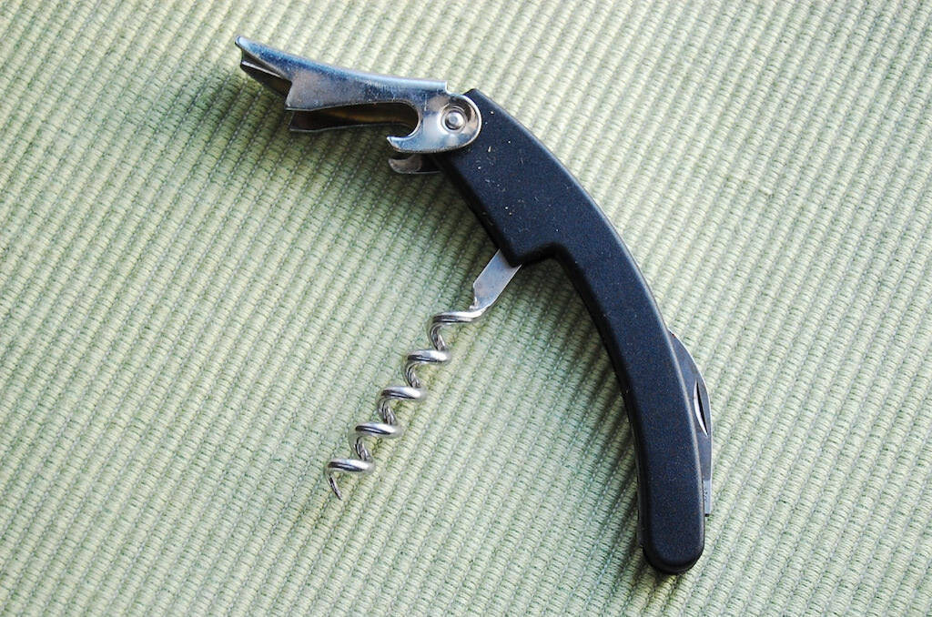 【まさかのツナ缶で災害対策】衝撃画像！「ツナの油でランプ」灯してみた！2時間は持つって本当なの!?