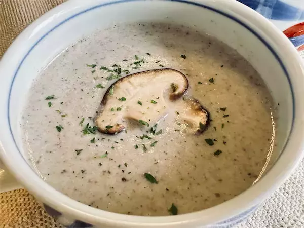 【旬のきのこ4種で】滑らかポタージュ作ろう！深いコクに溺れる♡生クリームなしでもトロットロ【農家直伝】