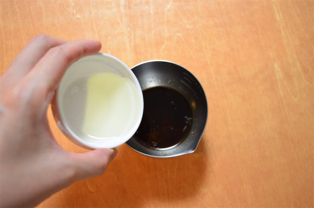 【キャベツ1玉、秒で消える】混ぜるだけで出来る「ちょい辛ドレッシング2種」でキャベツ無限ループしてみた！