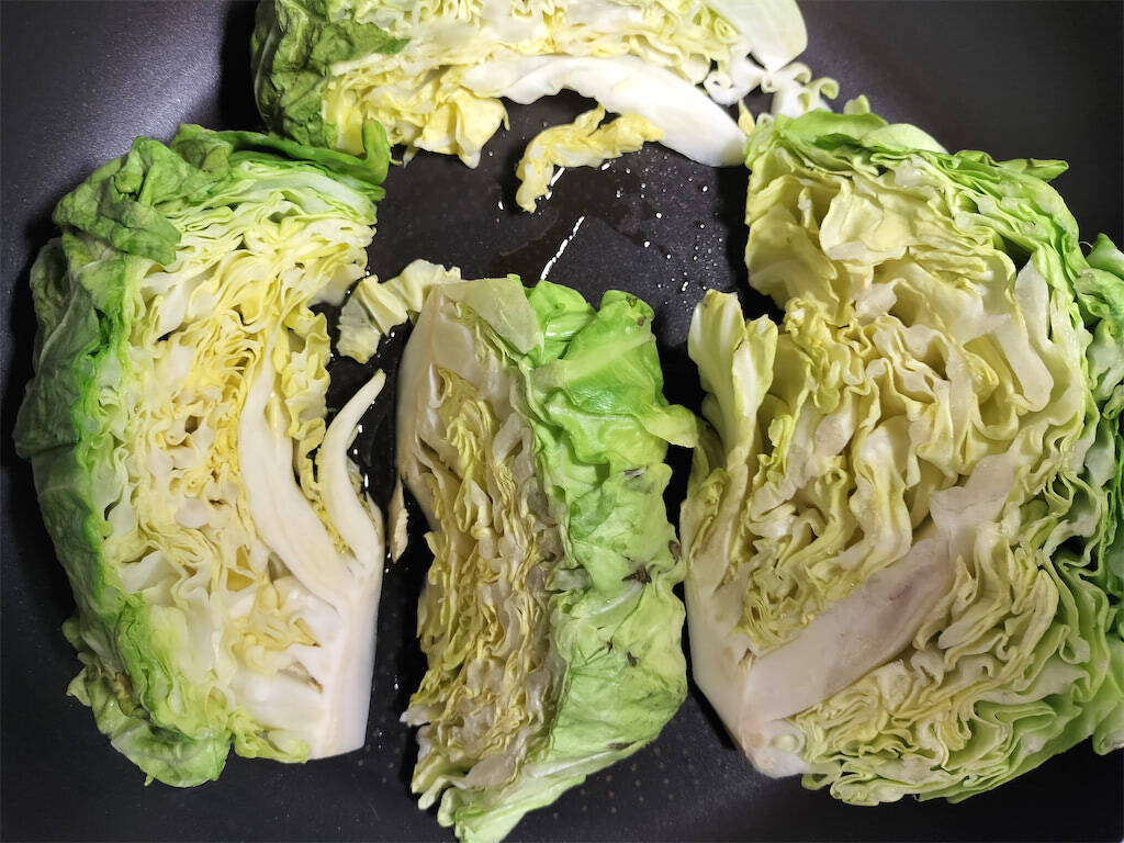 【フレンチ2つ星の元シェフ】曰く『これ毎日食べたら痩せます』 何故か中華風の「キャベツステーキ」焼こう