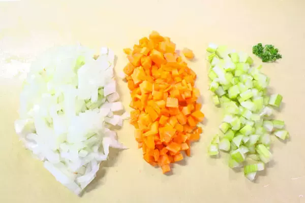 「【簡単時短カレー 】煮込み不要ルウ不要！「蒸し煮」で甘み引き出すドライカレー作ってみた！隠し味はセロリ!?」の画像