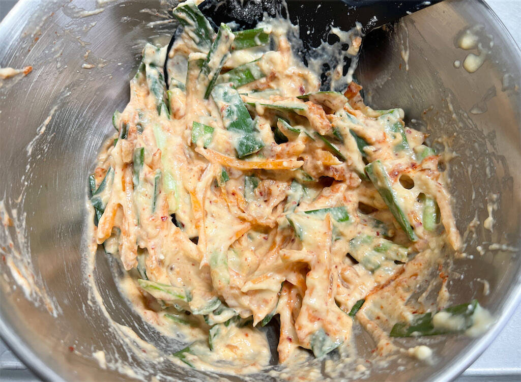 【10分で完成】外サクッ中ふわっ「豆腐キムチチヂミ」作ってみた！腸活もできるって最高か♡