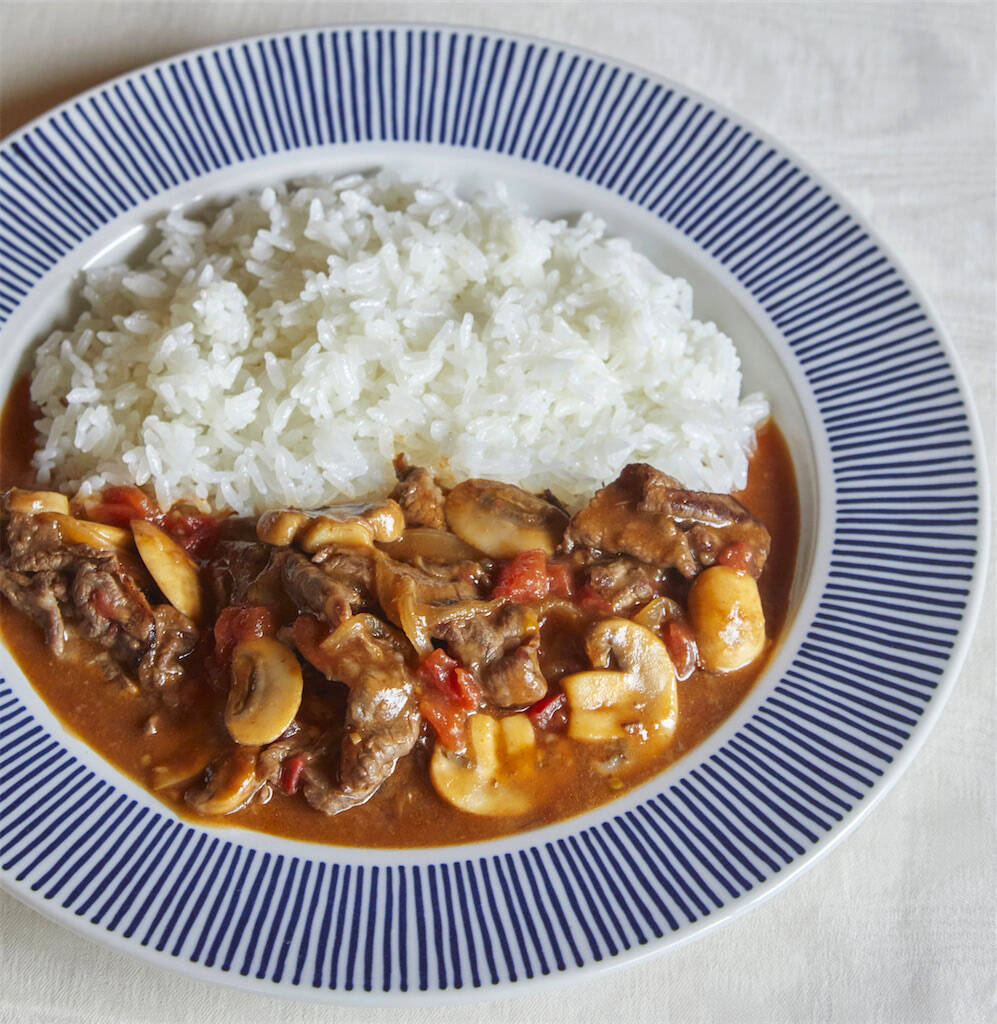 ハヤシライスに「しょうゆ」を入れたら…劇的に白米に合うってホント!?お代わり必至のコク旨に♡