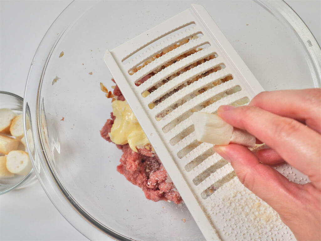 【ハンバーグ研究家】てりやきソースで食欲爆発！わんぱく過ぎる「ご飯★バーグ」に挑戦♪