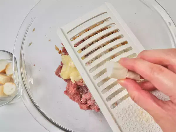 「【ハンバーグ研究家】てりやきソースで食欲爆発！わんぱく過ぎる「ご飯★バーグ」に挑戦♪」の画像