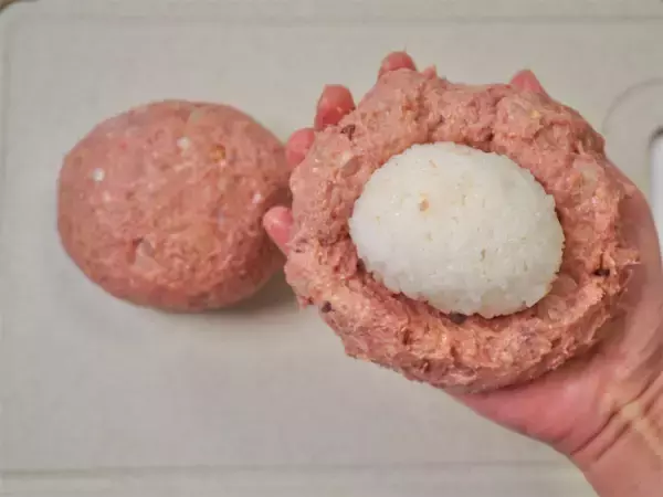 「【ハンバーグ研究家】てりやきソースで食欲爆発！わんぱく過ぎる「ご飯★バーグ」に挑戦♪」の画像