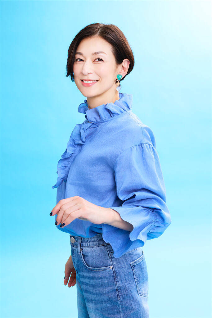 【鈴木保奈美さん流「還暦」への向き合い方】幽霊役で挑む舞台への意気込みをインタビュー！クールな終活観も