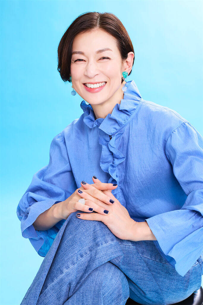 【鈴木保奈美さん流「還暦」への向き合い方】幽霊役で挑む舞台への意気込みをインタビュー！クールな終活観も