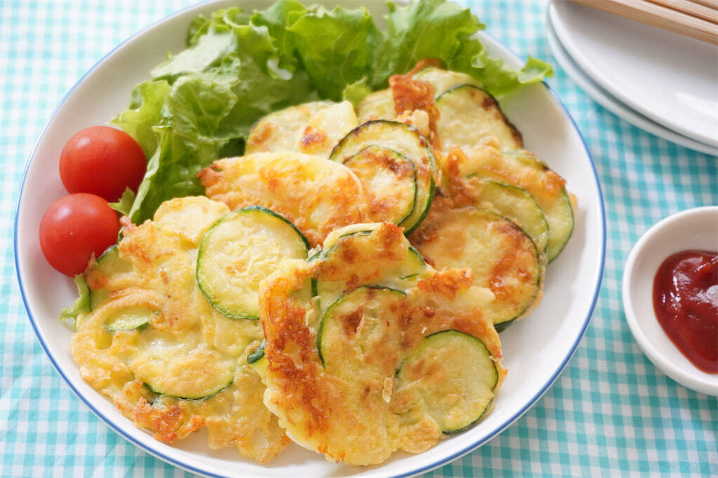 【ズッキーニが主役！】カリッと香ばしい「ズッキーニのチーズチヂミ」作ってみた！甘いあま～い♪【農家直伝】