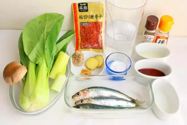 「【イワシは初心者でもさばける】小骨がスルッととれる「手開き」でつみれ作ってみた！中華風スープに合うの♪」の画像