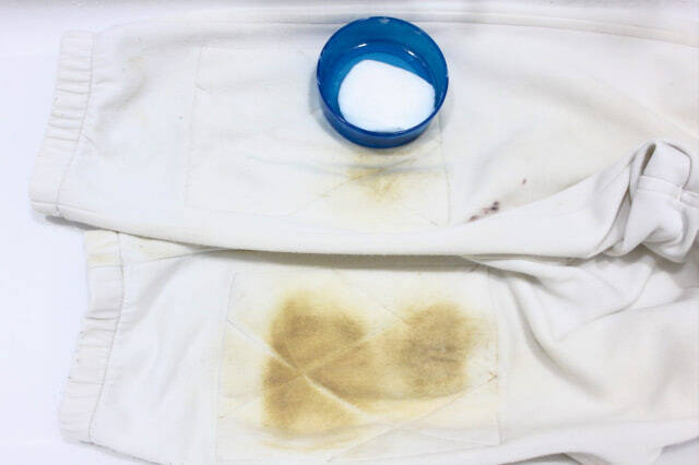 【洗濯の裏ワザ】頑固な泥汚れは「のり」を塗って洗うとよく落ちるらしい…どれほど落ちるか試してみた！