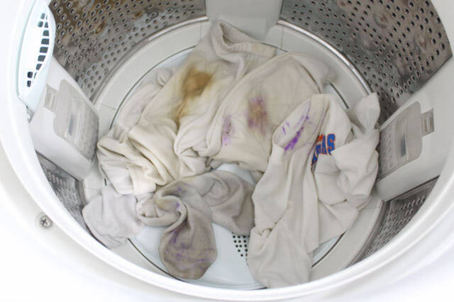 【洗濯の裏ワザ】頑固な泥汚れは「のり」を塗って洗うとよく落ちるらしい…どれほど落ちるか試してみた！