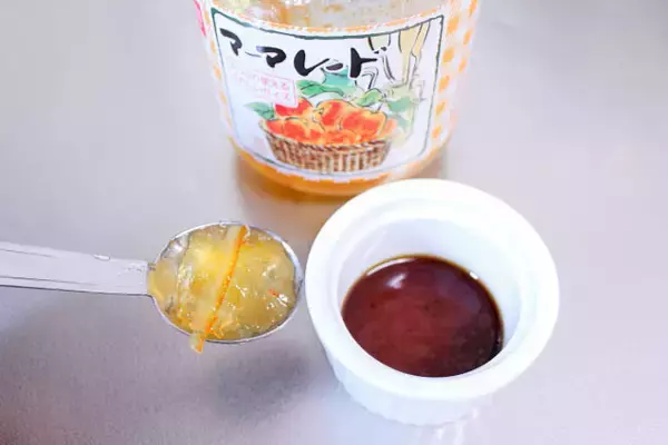 「味覚センサーAIが出した結論「餃子につけるのはいちごジャムが最強説」試してみた！ん…北欧チック!?」の画像