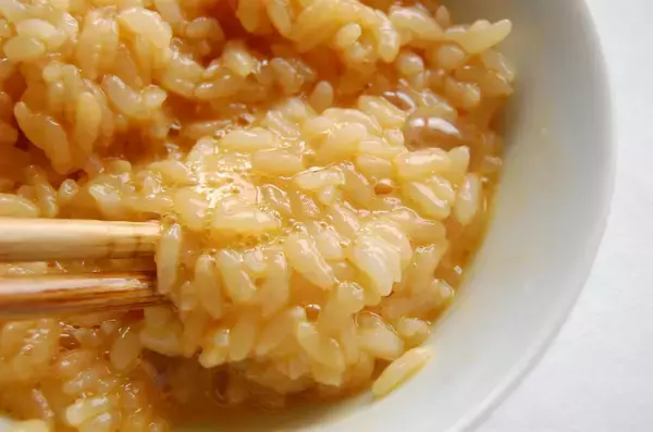 「【TKGの黄金比】とは!?ご飯150gに対し…醤油は何g？卵サイズは？そして調理法「サンライズ」とは!?」の画像