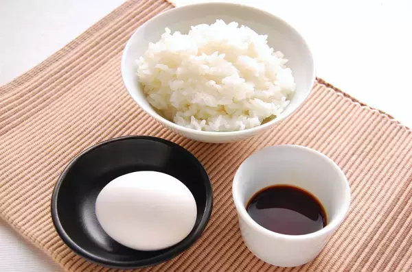 「【TKGの黄金比】とは!?ご飯150gに対し…醤油は何g？卵サイズは？そして調理法「サンライズ」とは!?」の画像