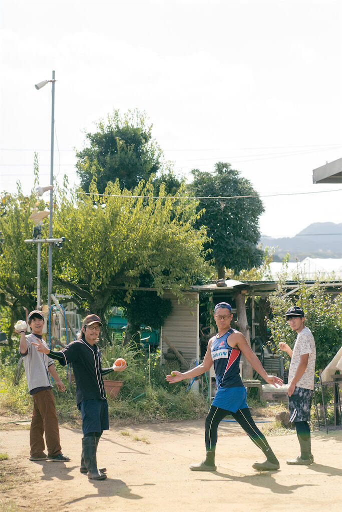 【生産者インタビュー】江戸時代から続く農家7代目は元芸人⁉「楽しくなきゃ農業じゃない」エンタメ農家に密着！