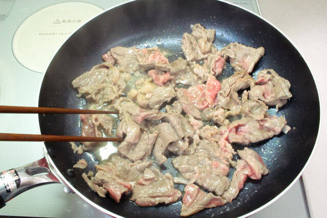 【時短でビーフストロガノフ】フライパン一つで作ってみた！トマト缶でサワークリーム不要【上田淳子さん考案】