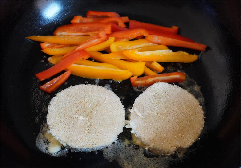 「根元」が本命じゃ!?ってくらい旨い「えのきたけのステーキ」作ってみた♪シャキッ、コリッのW食感♡【農家直伝】
