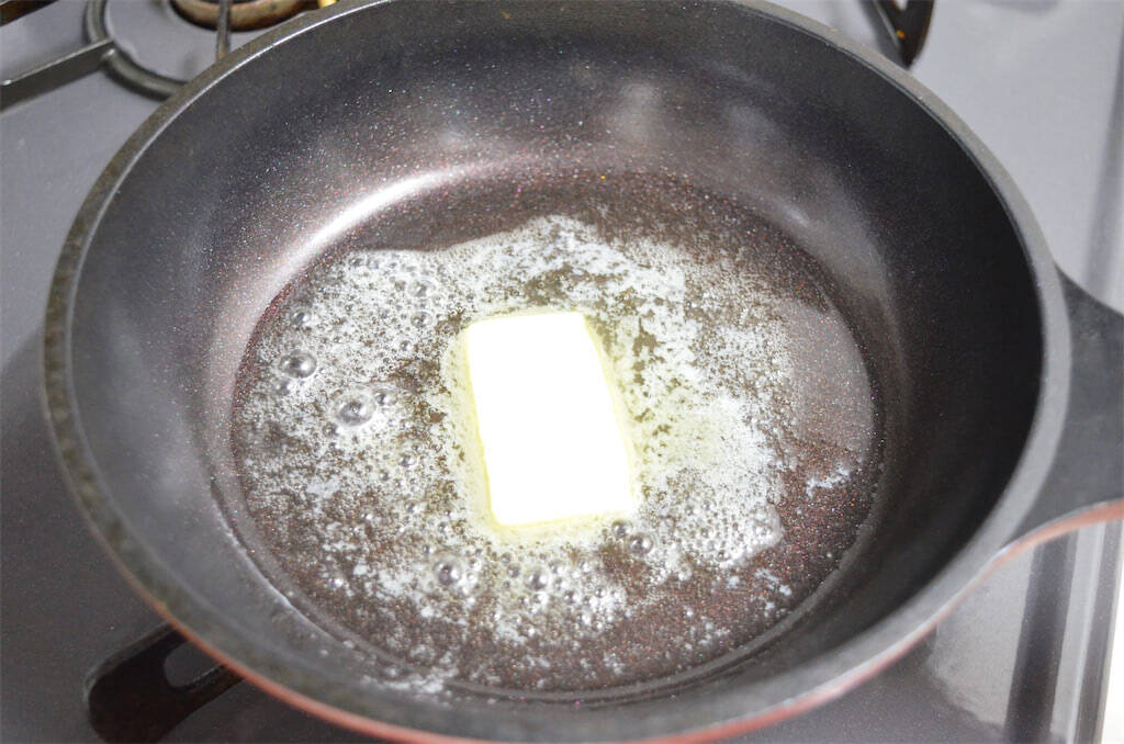 【新じゃがレシピ】自家製ホワイトソースが絡む～♪エビ・チキン・春野菜マシマシ「豪華グラタン」作ってみた！