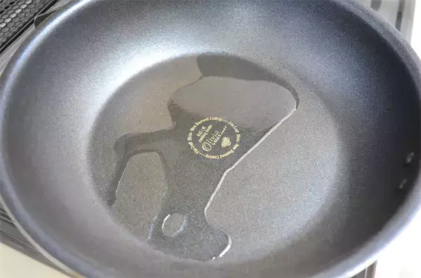 「【新じゃがレシピ】自家製ホワイトソースが絡む～♪エビ・チキン・春野菜マシマシ「豪華グラタン」作ってみた！」の画像