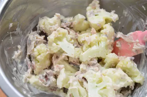 「【カリフラワー×サバ缶】カリッとトーストする「カリフラワーのチーズ焼き」作ってみた！サバがアンチョビ風♡」の画像